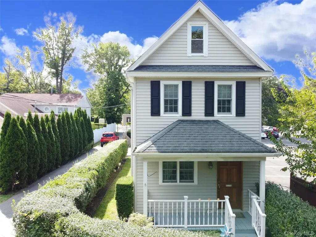 6 Morris Lane Great Neck NY 11024