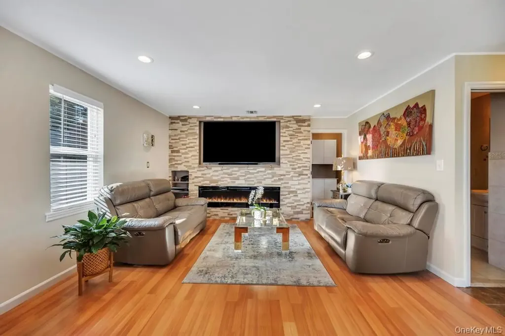 4312 Ava Road Bethpage NY 11714