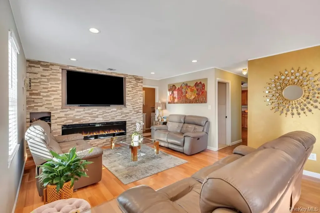 4312 Ava Road Bethpage NY 11714