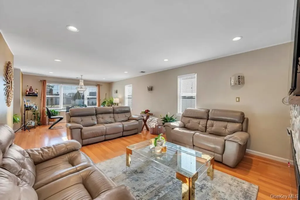 4312 Ava Road Bethpage NY 11714