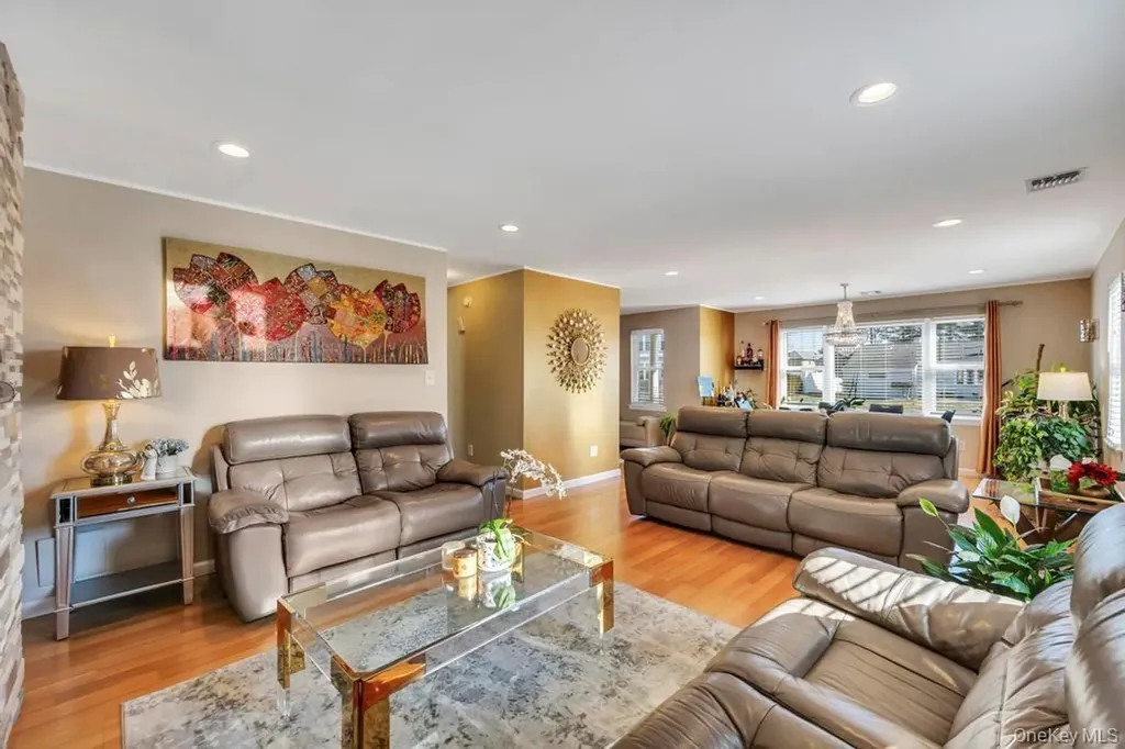 4312 Ava Road Bethpage NY 11714