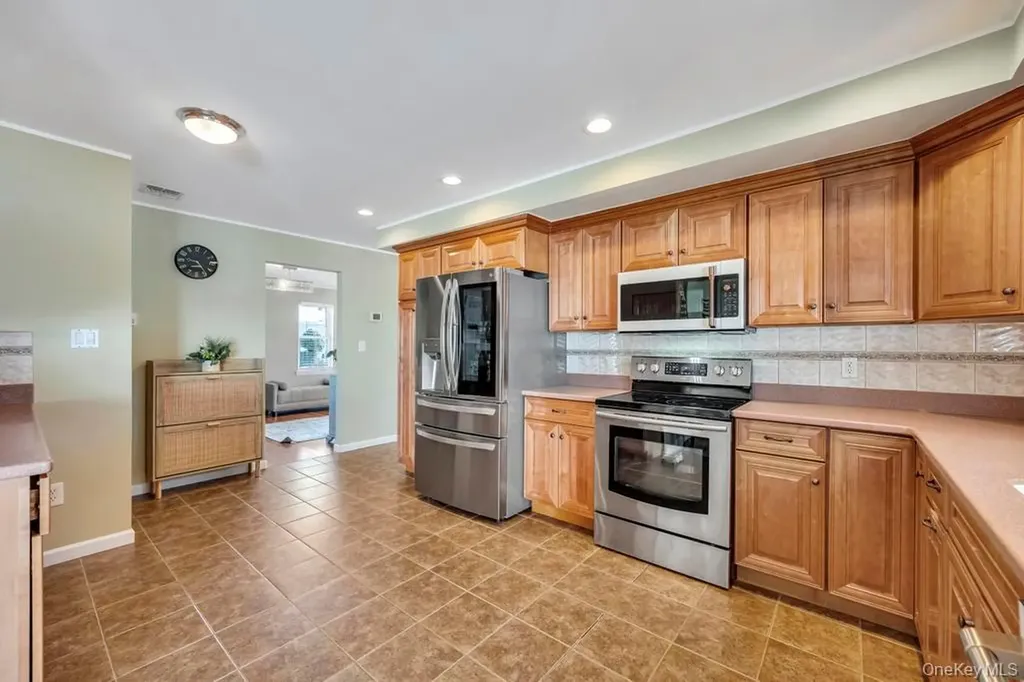 4312 Ava Road Bethpage NY 11714