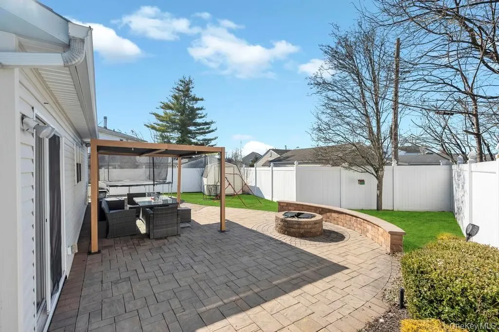 4312 Ava Road Bethpage NY 11714