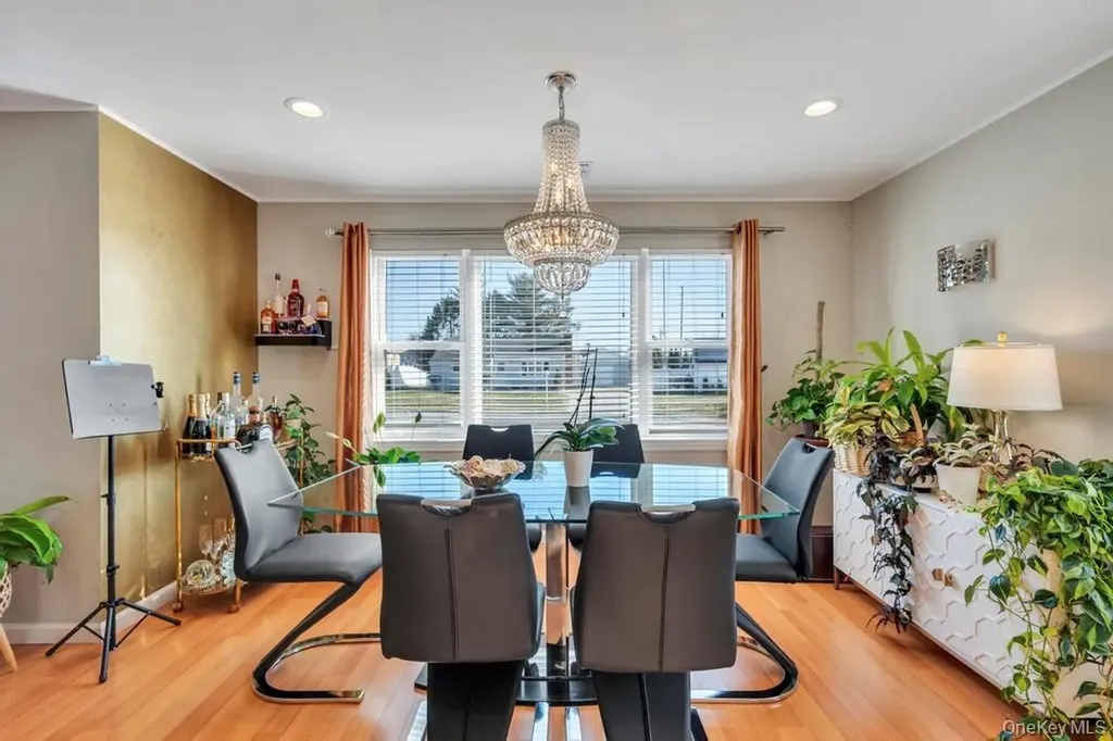 4312 Ava Road Bethpage NY 11714