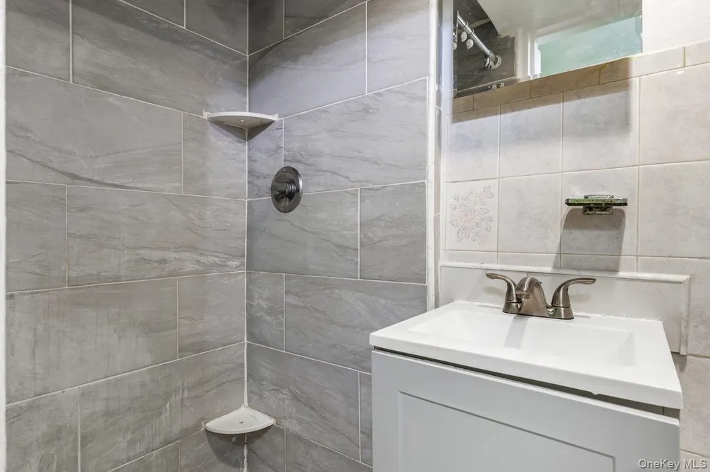 3241 Colden Avenue Bronx NY 10469