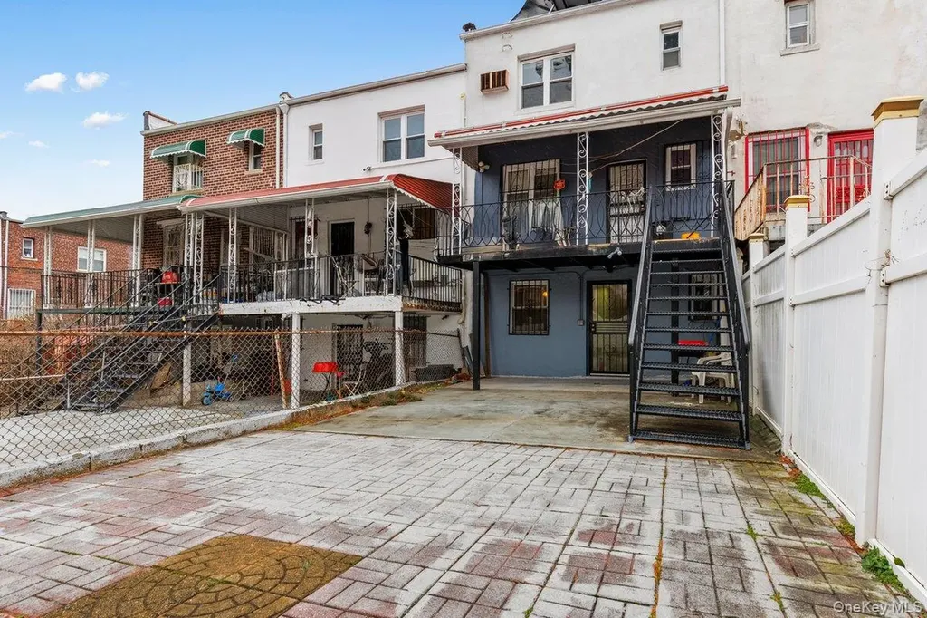 3241 Colden Avenue Bronx NY 10469