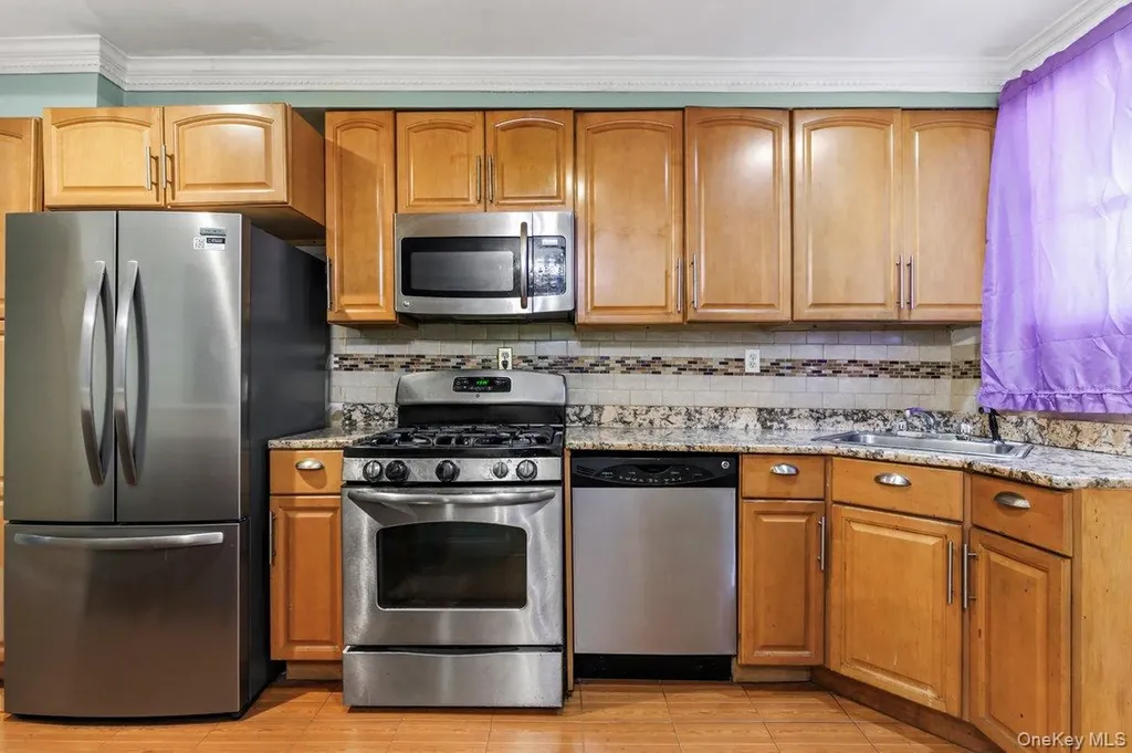 3241 Colden Avenue Bronx NY 10469