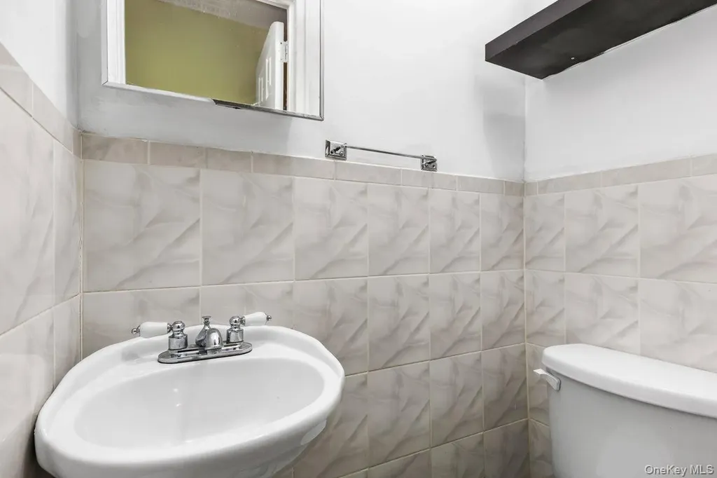 3241 Colden Avenue Bronx NY 10469