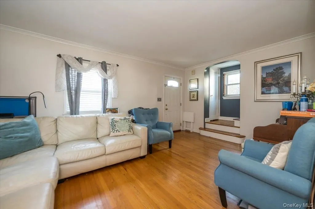 64 E Chester Street Valley Stream NY 11580