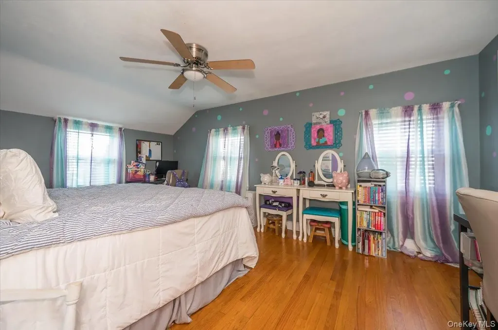 64 E Chester Street Valley Stream NY 11580