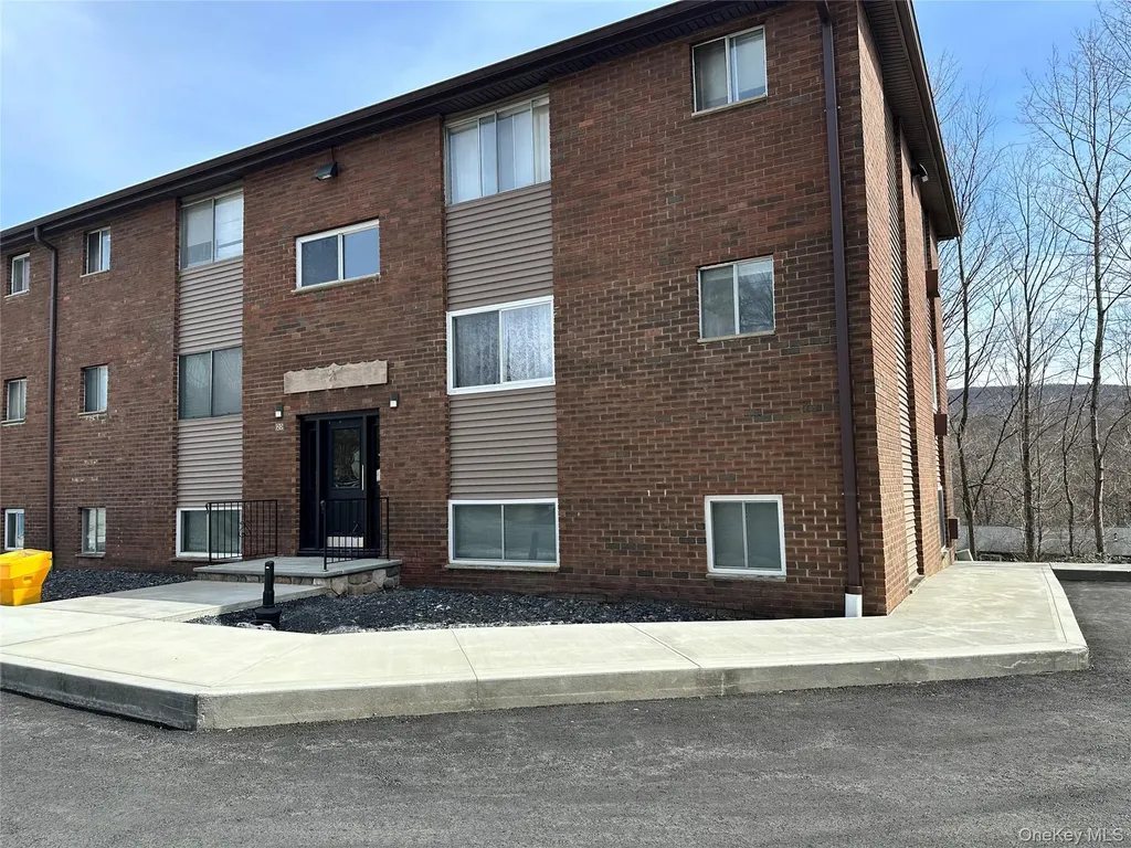 20 Peddler Hill Monroe NY 10914