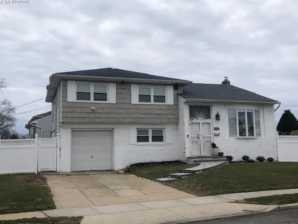 3029 Ann Street Baldwin NY 11510
