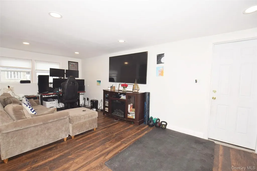 3029 Ann Street Baldwin NY 11510