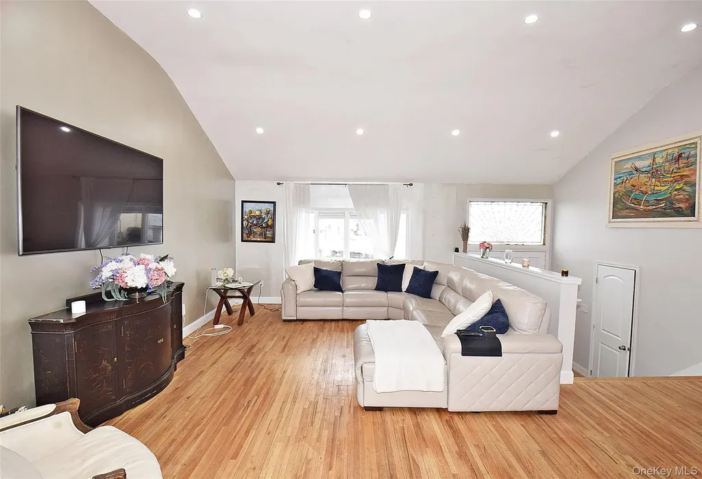 3029 Ann Street Baldwin NY 11510
