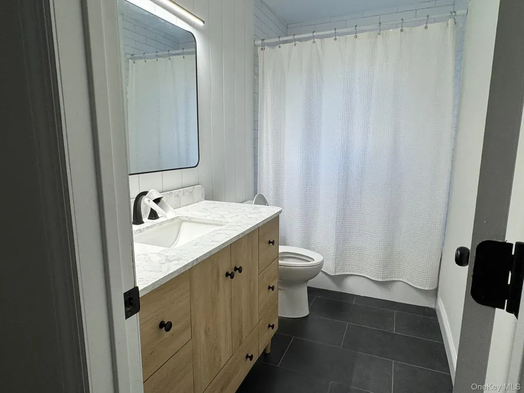 43 W Shore Road Oakdale NY 11769