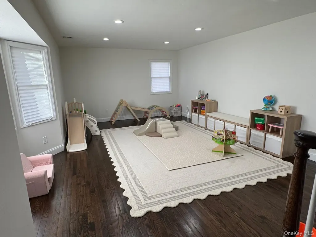 43 W Shore Road Oakdale NY 11769