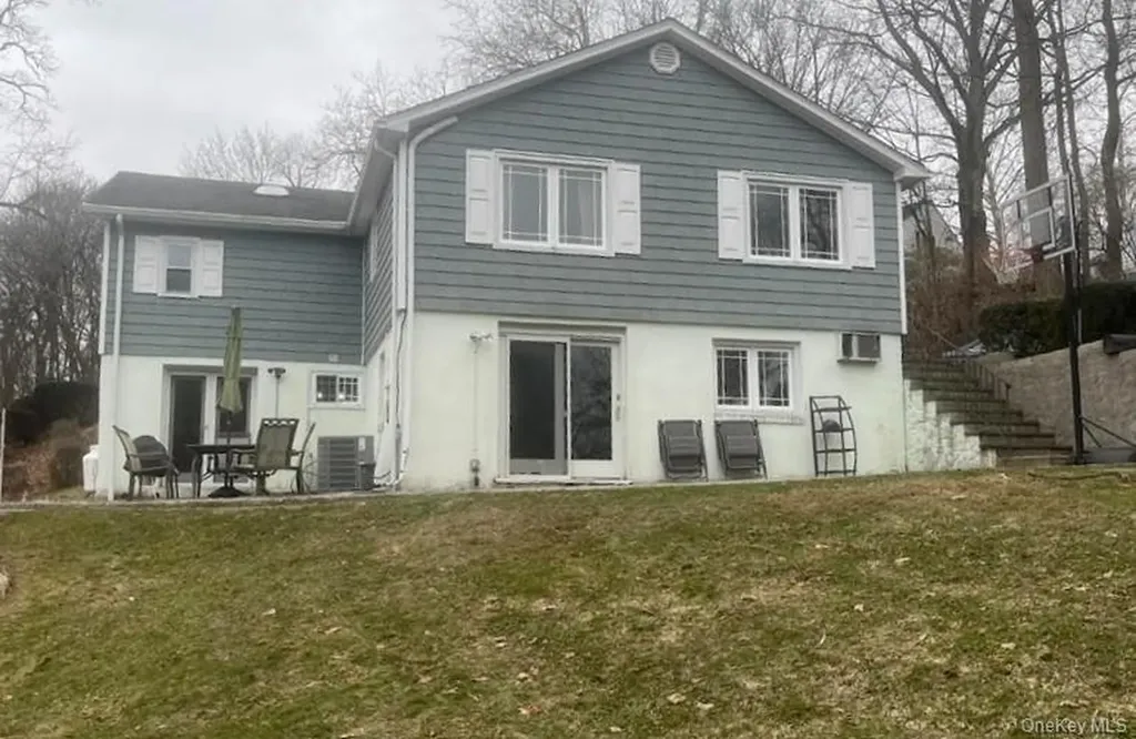 13 Summitt Place Valhalla NY 10595