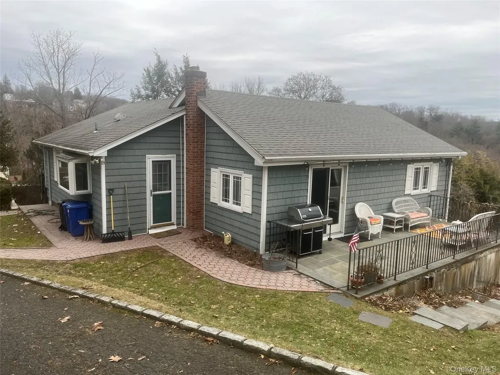 13 Summitt Place Valhalla NY 10595