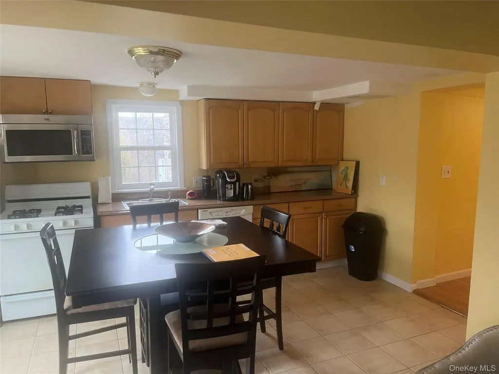 13 Summitt Place Valhalla NY 10595