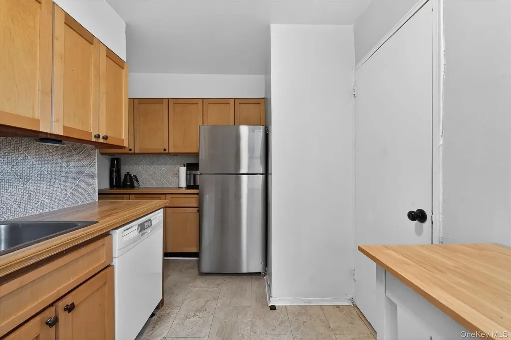 8385 116th Street Kew Gardens NY 11418
