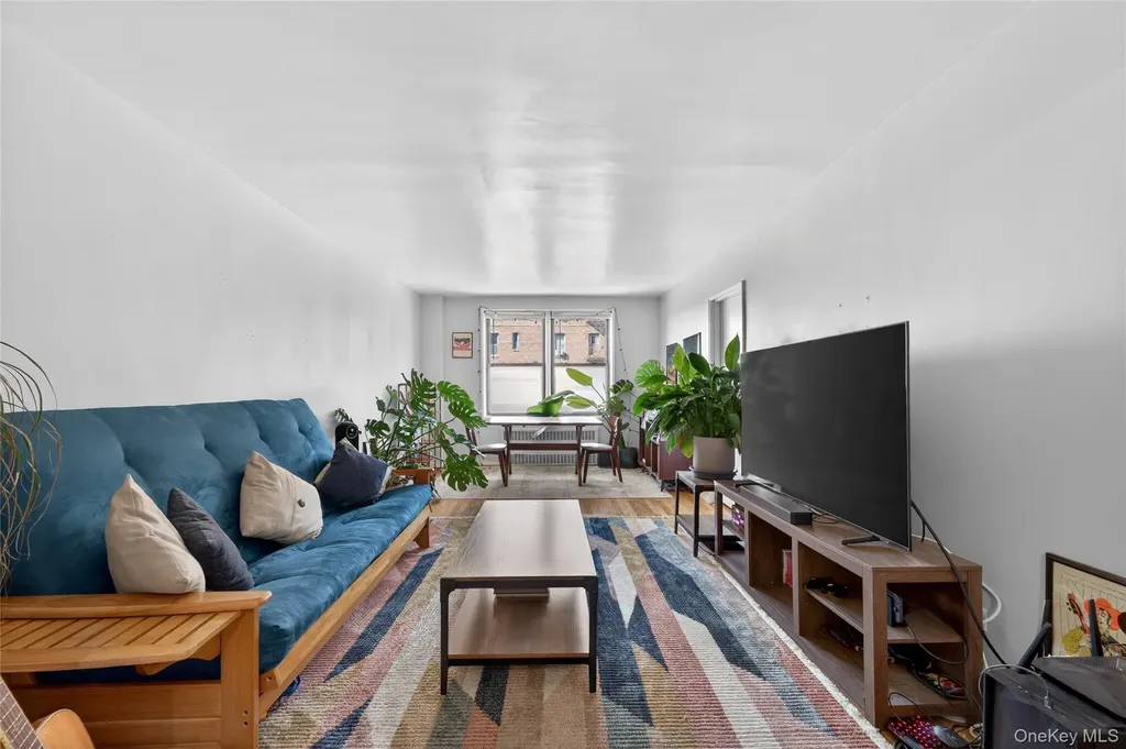8385 116th Street Kew Gardens NY 11418