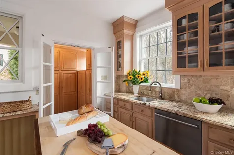 75 Oliphant Avenue Dobbs Ferry NY 10522