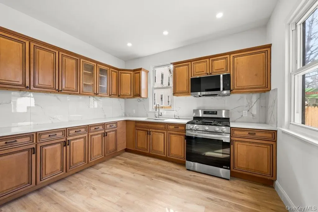 10 S 14th Avenue Mount Vernon NY 10550