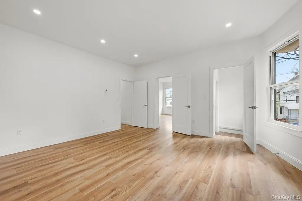 10 S 14th Avenue Mount Vernon NY 10550