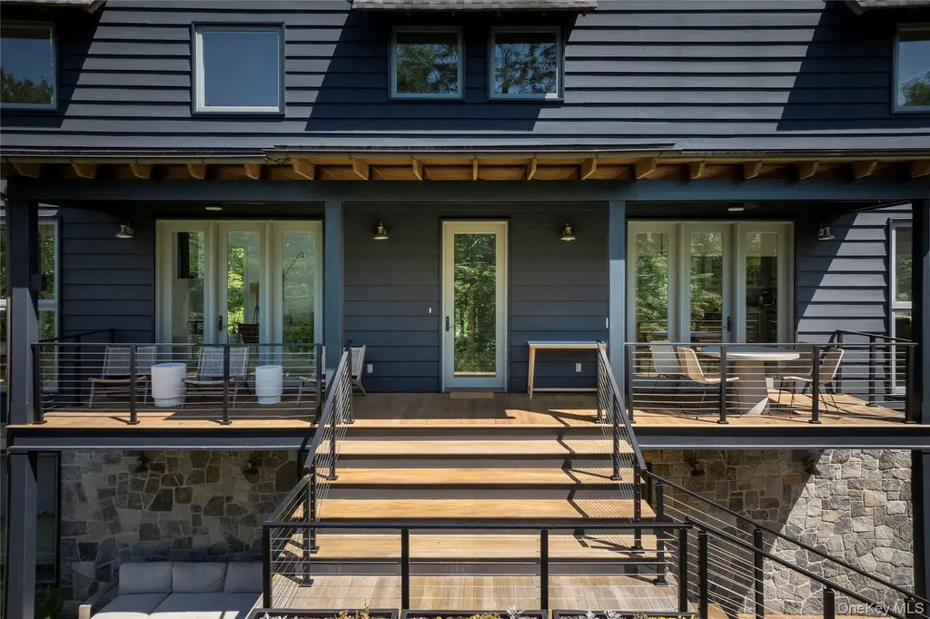 21 Private Way Garrison NY 10524