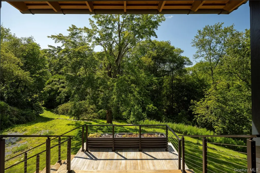 21 Private Way Garrison NY 10524