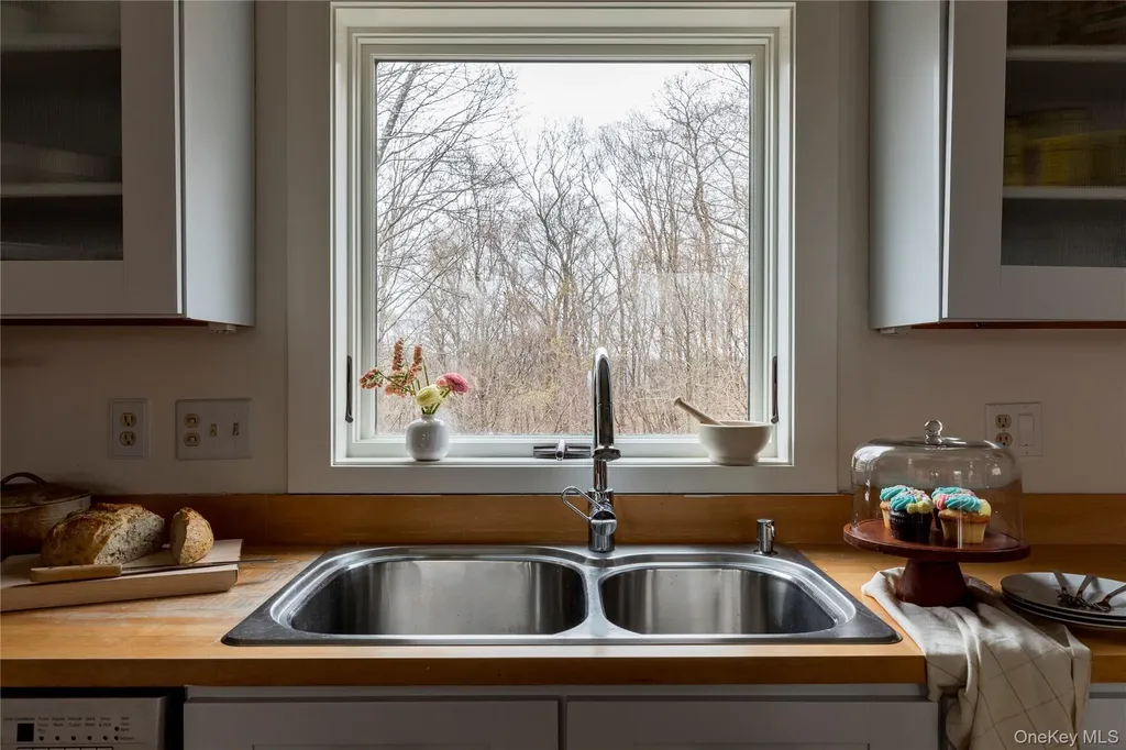21 Private Way Garrison NY 10524