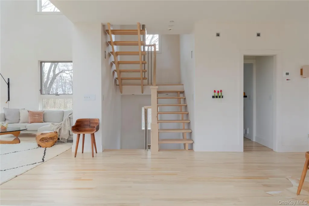 21 Private Way Garrison NY 10524