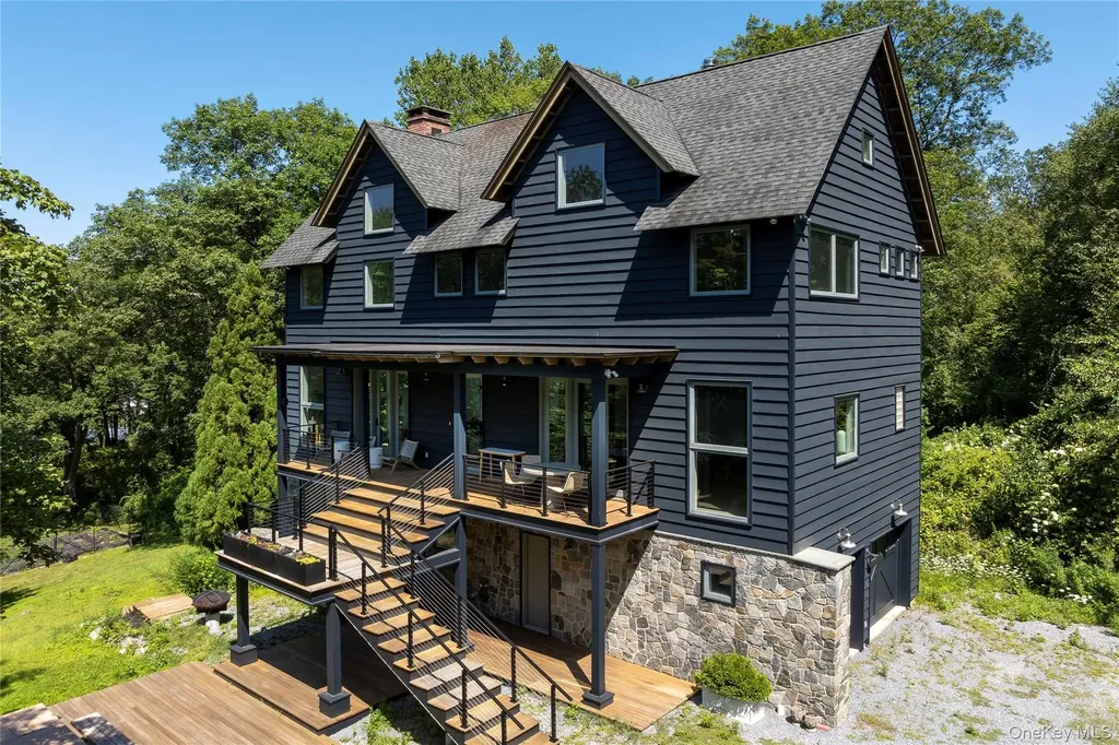 21 Private Way Garrison NY 10524