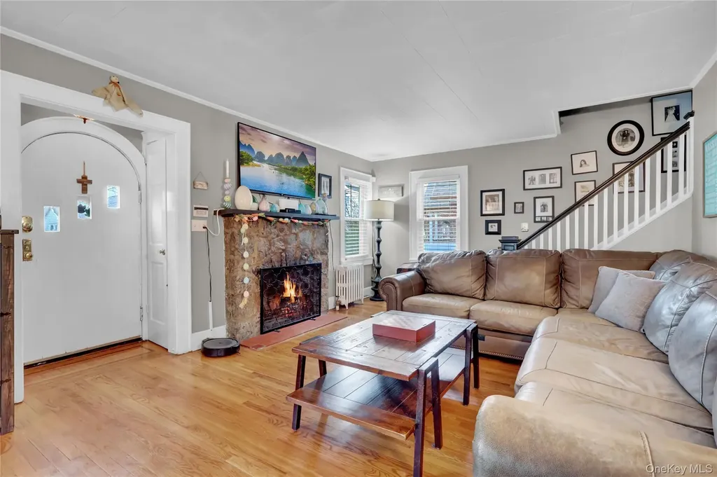 2889 Arnold Avenue Oceanside NY 11572