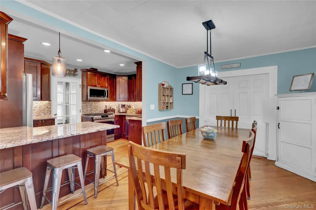 2889 Arnold Avenue Oceanside NY 11572