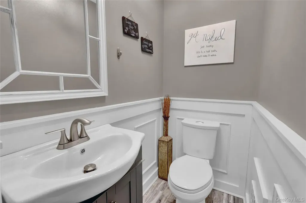2889 Arnold Avenue Oceanside NY 11572