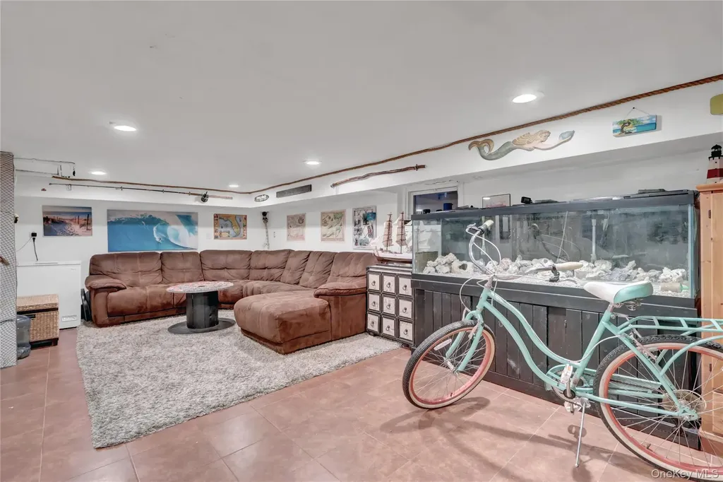 2889 Arnold Avenue Oceanside NY 11572