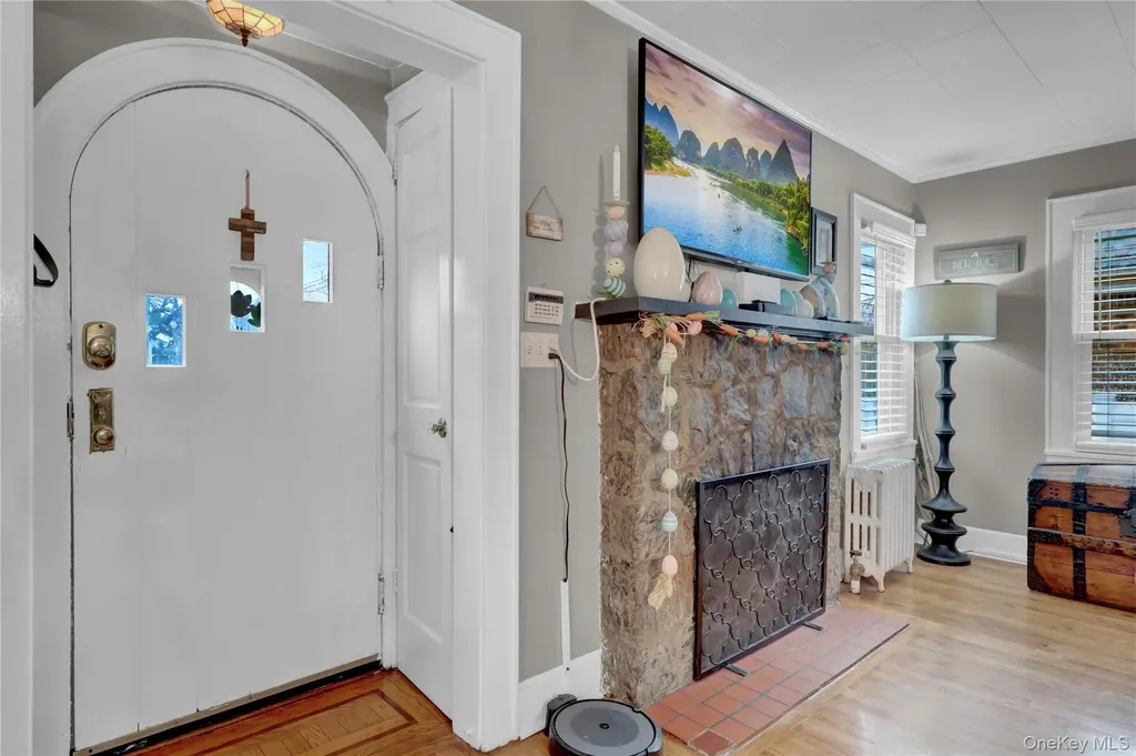 2889 Arnold Avenue Oceanside NY 11572