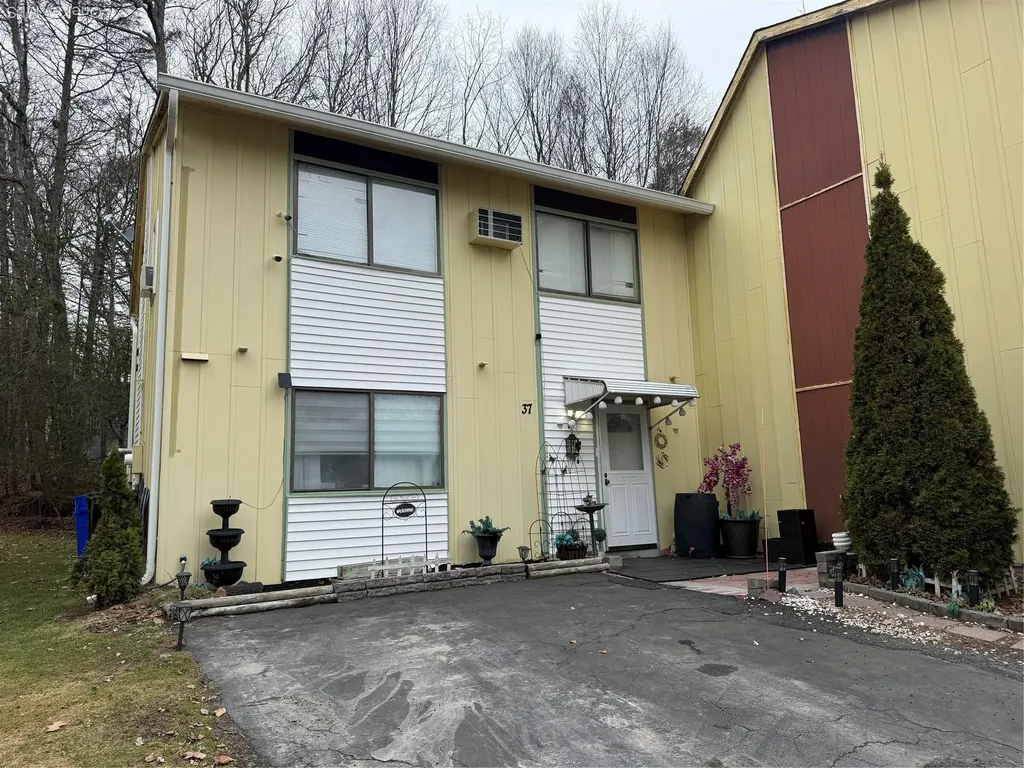 37 Robert Road Kiamesha Lake NY 12751