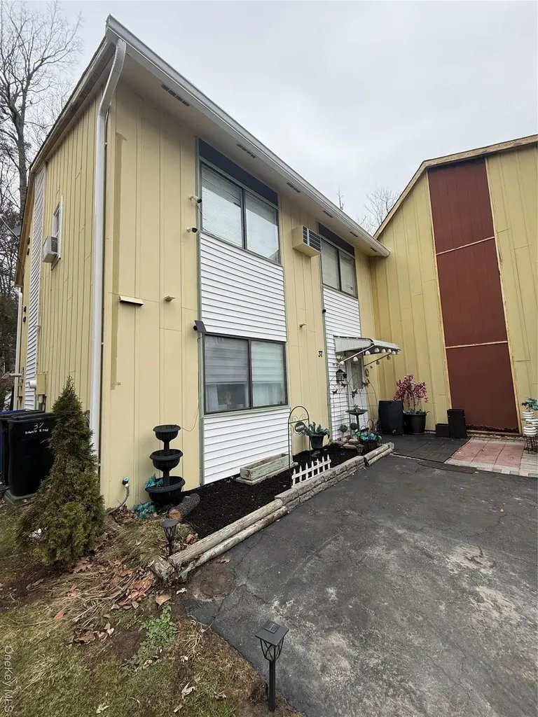37 Robert Road Kiamesha Lake NY 12751