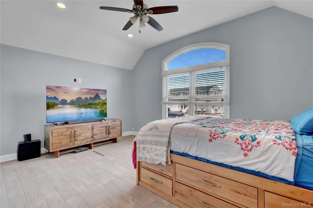 10 Beach Road Massapequa NY 11758