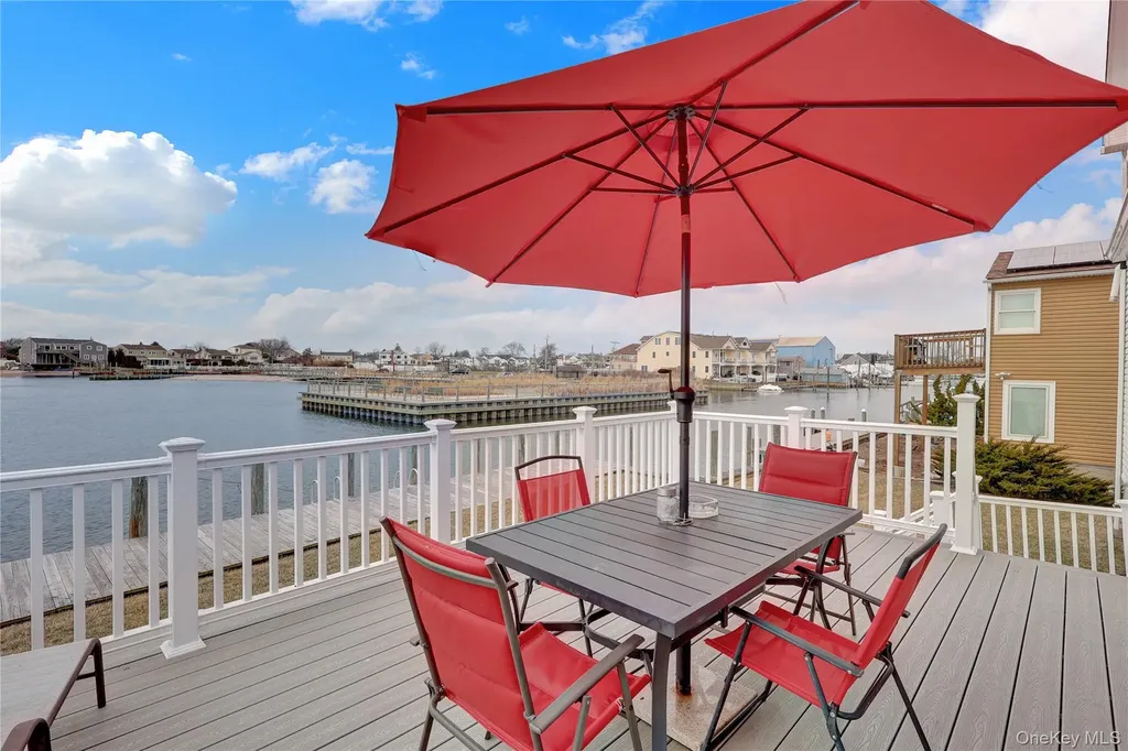 10 Beach Road Massapequa NY 11758