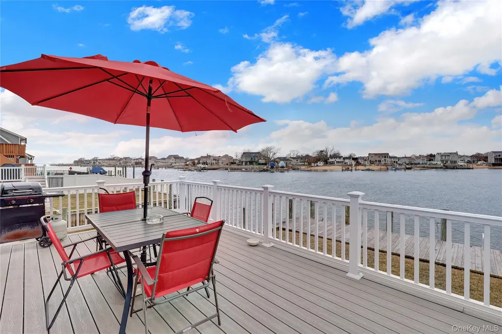 10 Beach Road Massapequa NY 11758