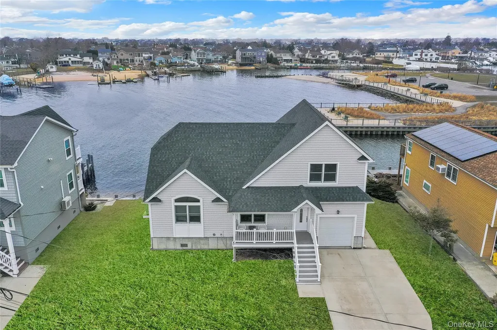 10 Beach Road Massapequa NY 11758