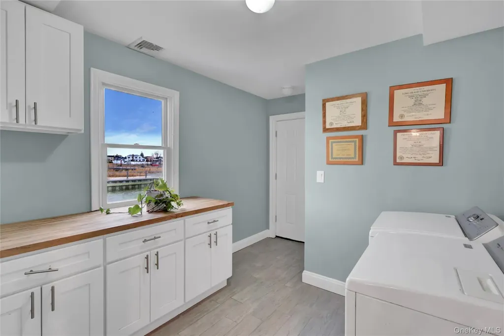 10 Beach Road Massapequa NY 11758
