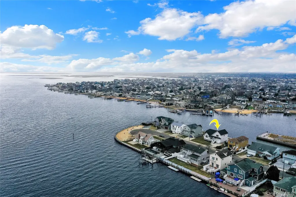 10 Beach Road Massapequa NY 11758