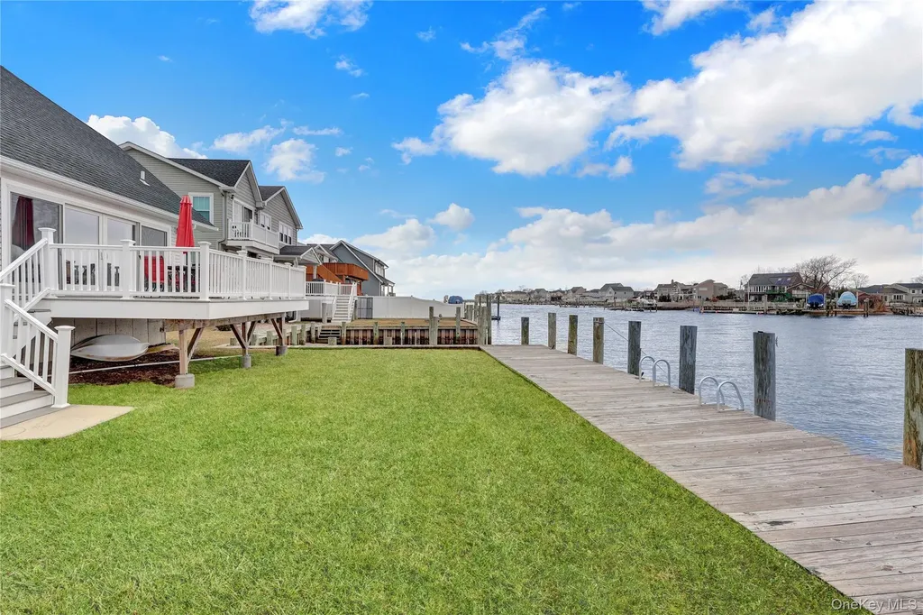 10 Beach Road Massapequa NY 11758