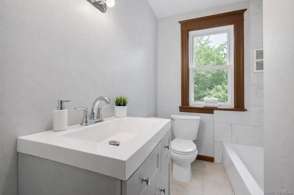 148 Winnikee Avenue Poughkeepsie NY 12601