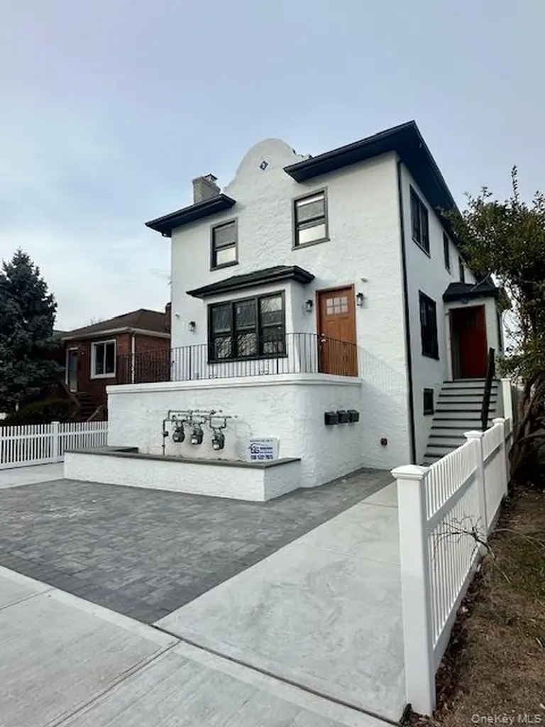 361 E Olive Street Long Beach NY 11561