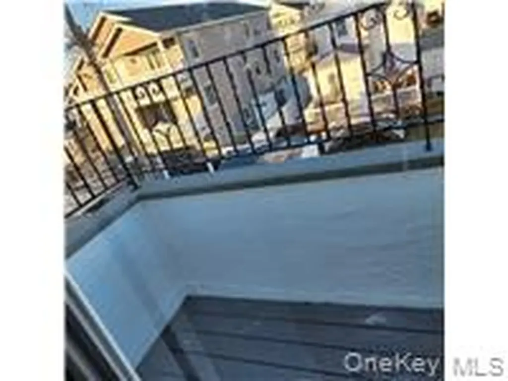 361 E Olive Street Long Beach NY 11561